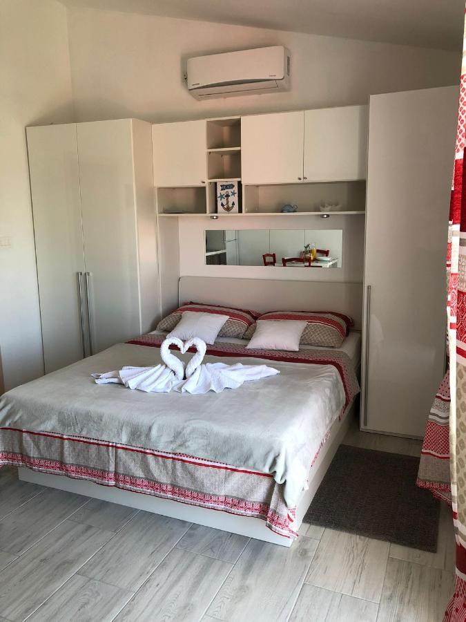 Apartmani Bolero - Obiteljski Odmor Vodice Esterno foto