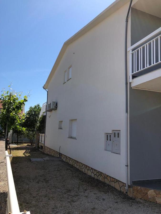 Apartmani Bolero - Obiteljski Odmor Vodice Esterno foto