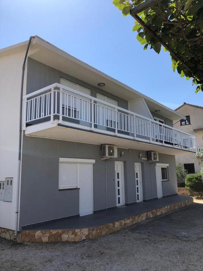 Apartmani Bolero - Obiteljski Odmor Vodice Esterno foto
