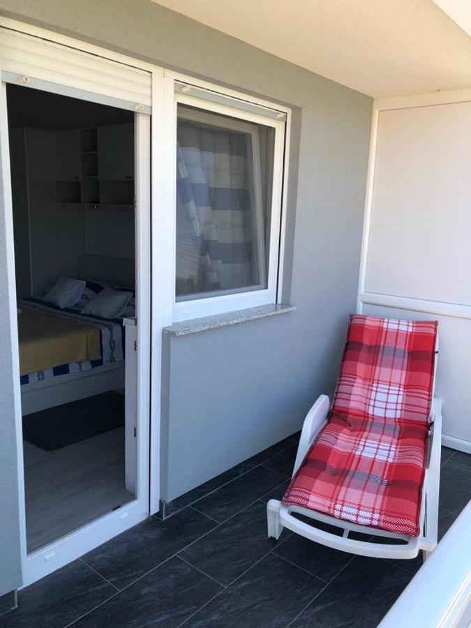 Apartmani Bolero - Obiteljski Odmor Vodice Esterno foto