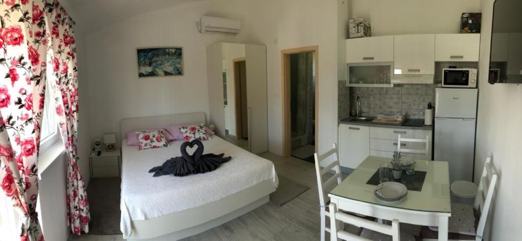 Apartmani Bolero - Obiteljski Odmor Vodice Esterno foto