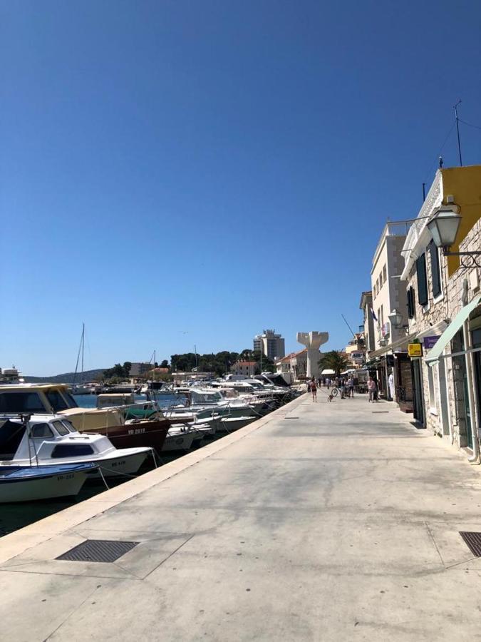 Apartmani Bolero - Obiteljski Odmor Vodice Esterno foto