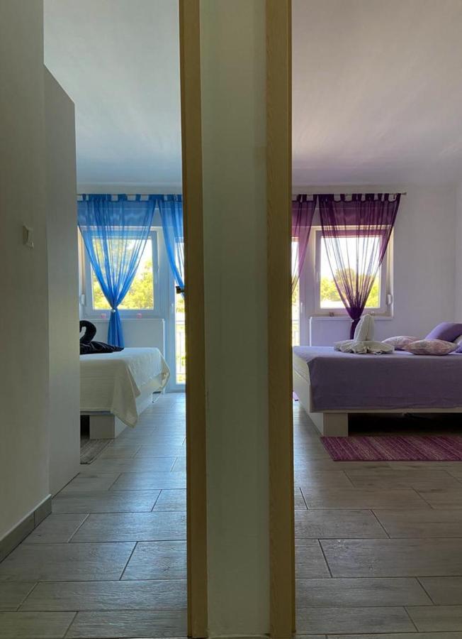 Apartmani Bolero - Obiteljski Odmor Vodice Esterno foto