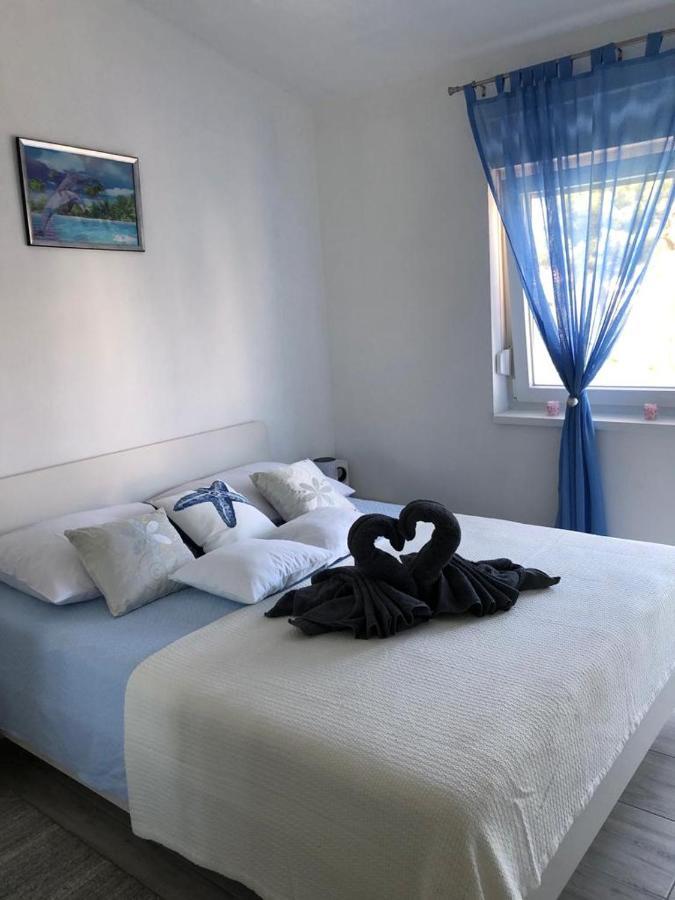 Apartmani Bolero - Obiteljski Odmor Vodice Esterno foto