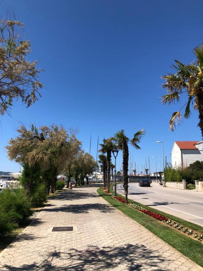 Apartmani Bolero - Obiteljski Odmor Vodice Esterno foto